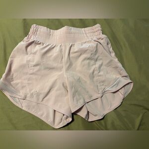 Lululemon Hotty Hot 2.5 in lined shorts